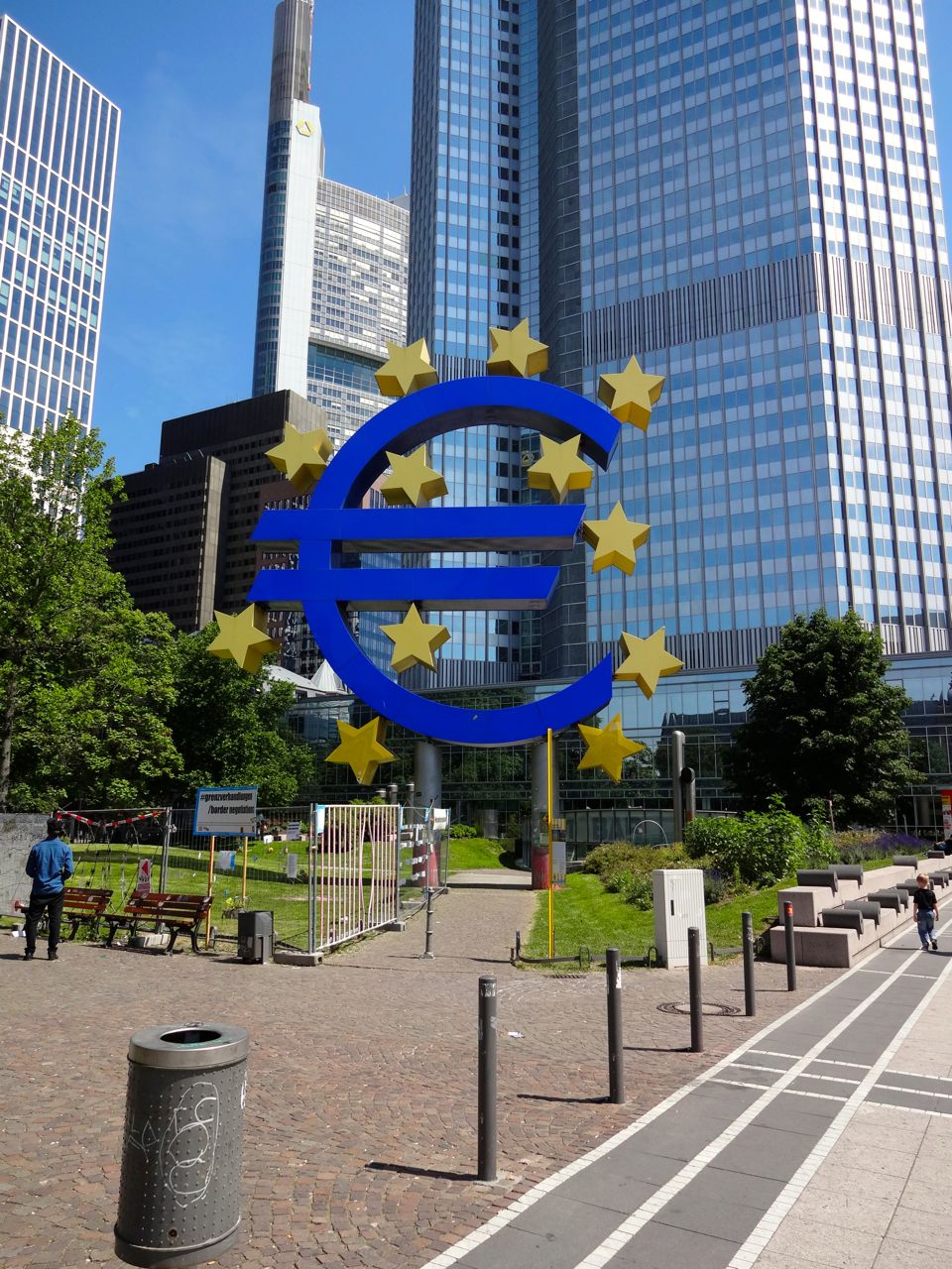 Bs[Europäische Zentralbank]