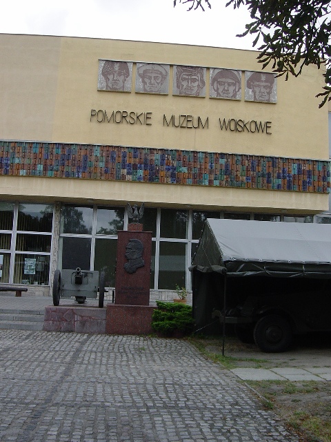 R[Pomorskie Museum Wojskowe]